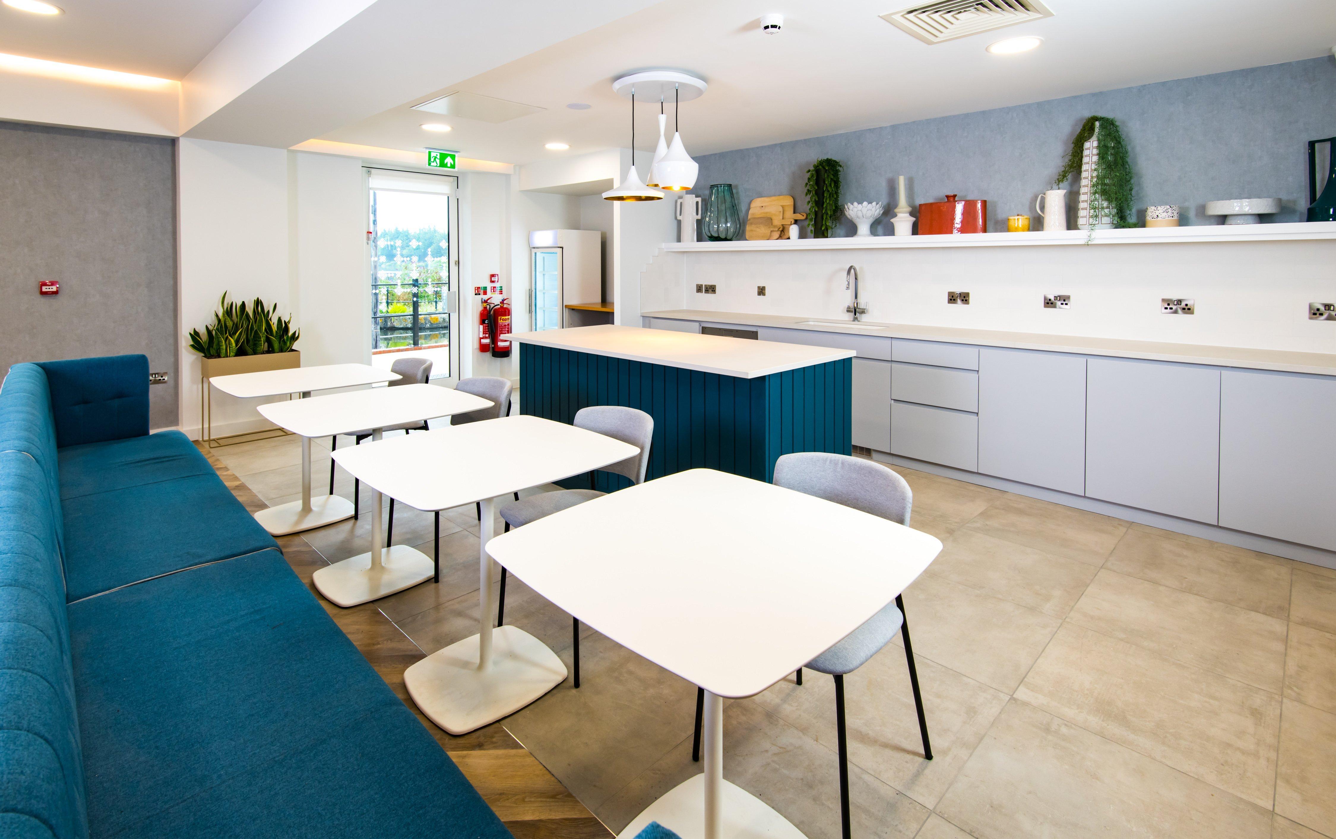 Staybridge Suites Cardiff Extérieur photo